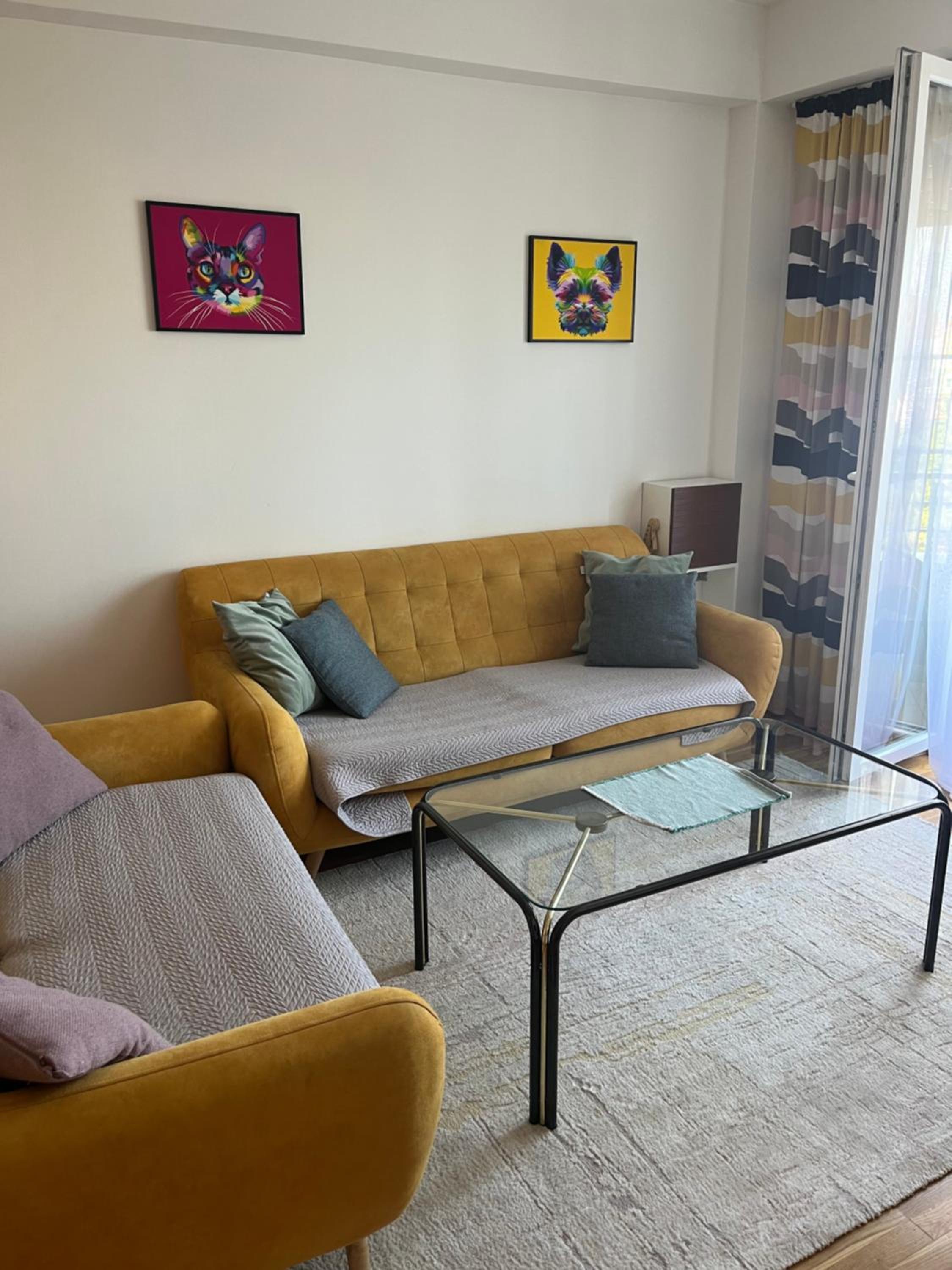 Dani's Apartment view 4