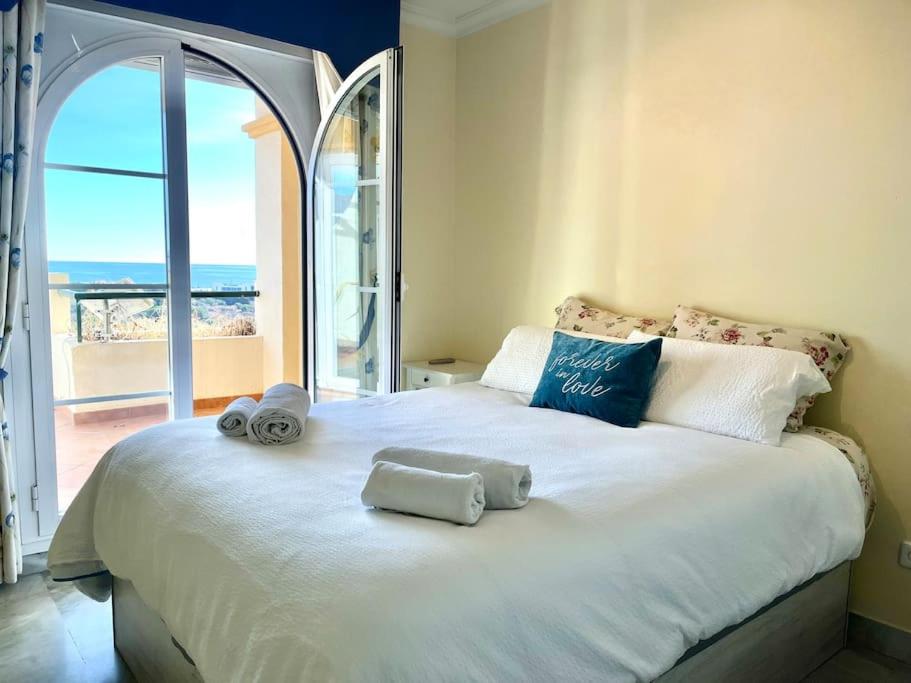 Panoramic views 2 bed apartment view 4