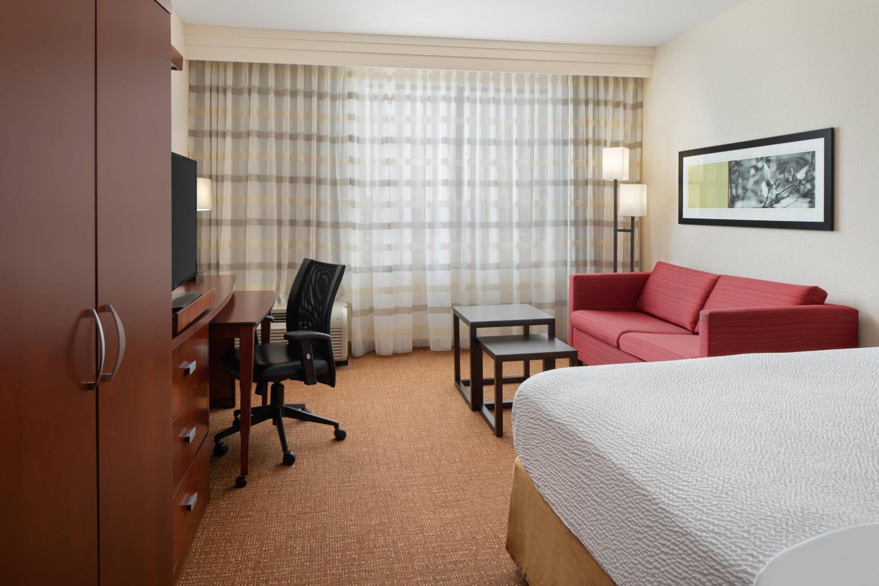 Courtyard By Marriott Houston Kingwood - Property Image 5
