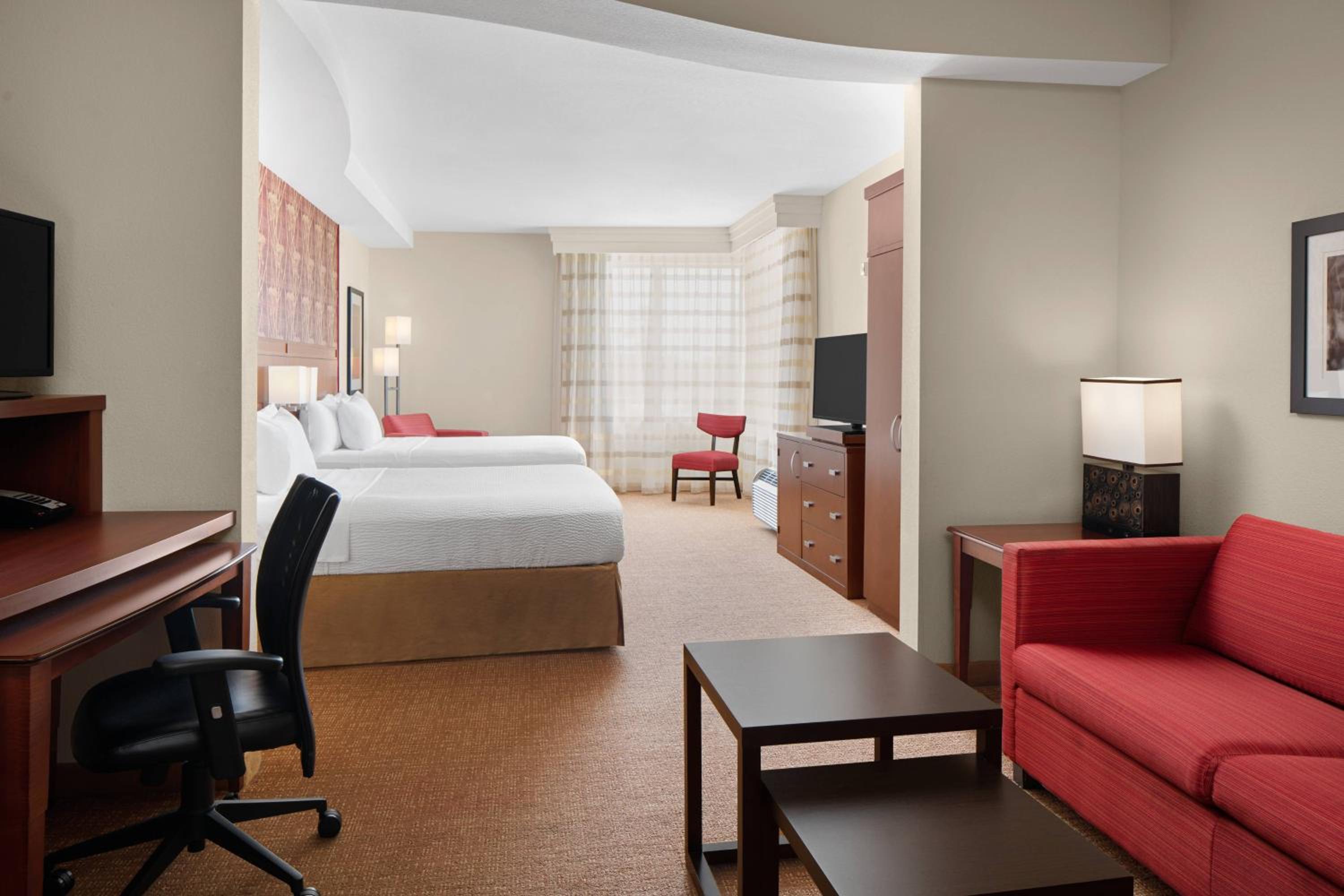 Courtyard By Marriott Houston Kingwood - Property Image 2