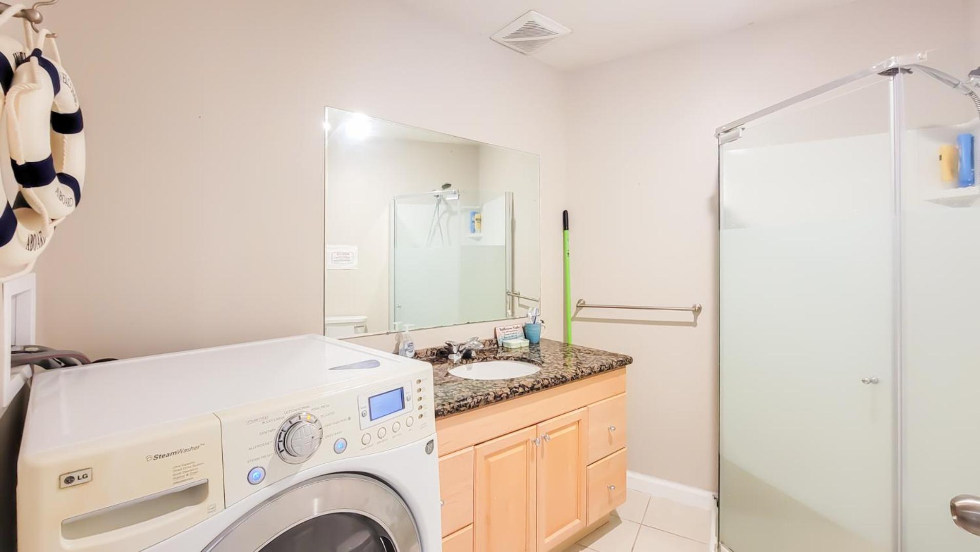 Surrey Vacations - Ocean Park BB - Property Image 3