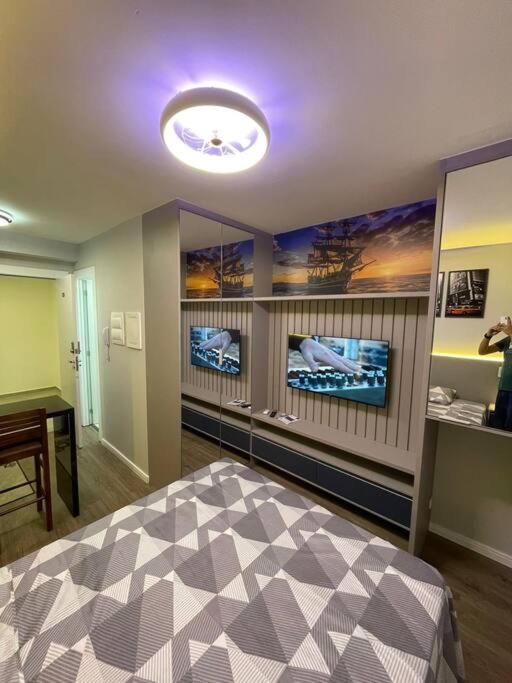 Flat One House