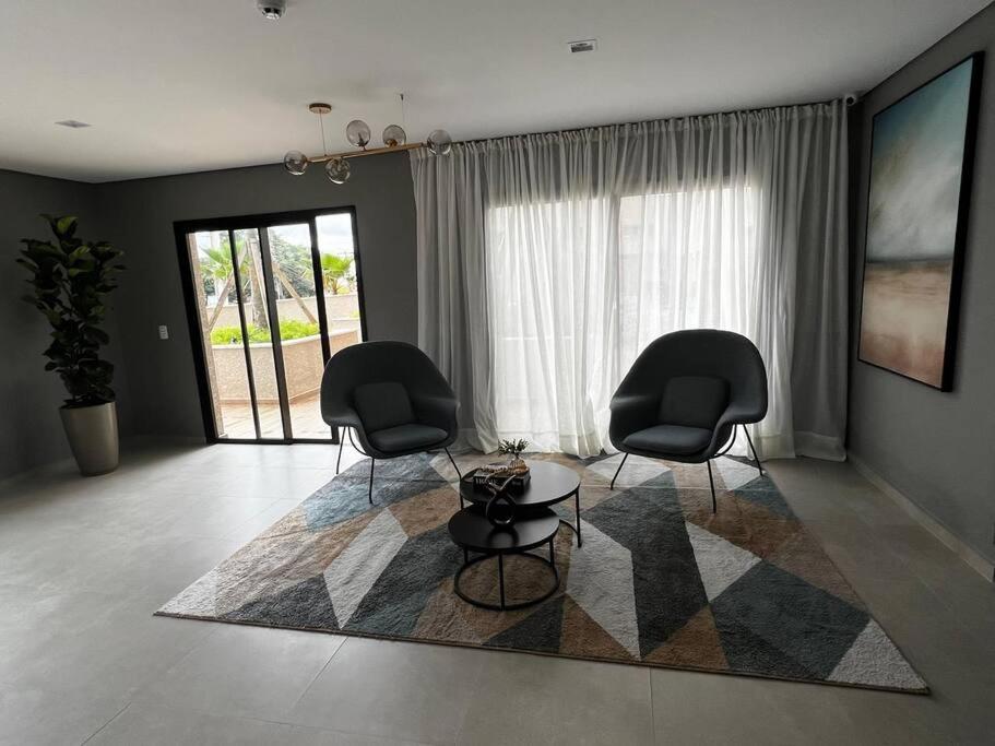 Flat One House