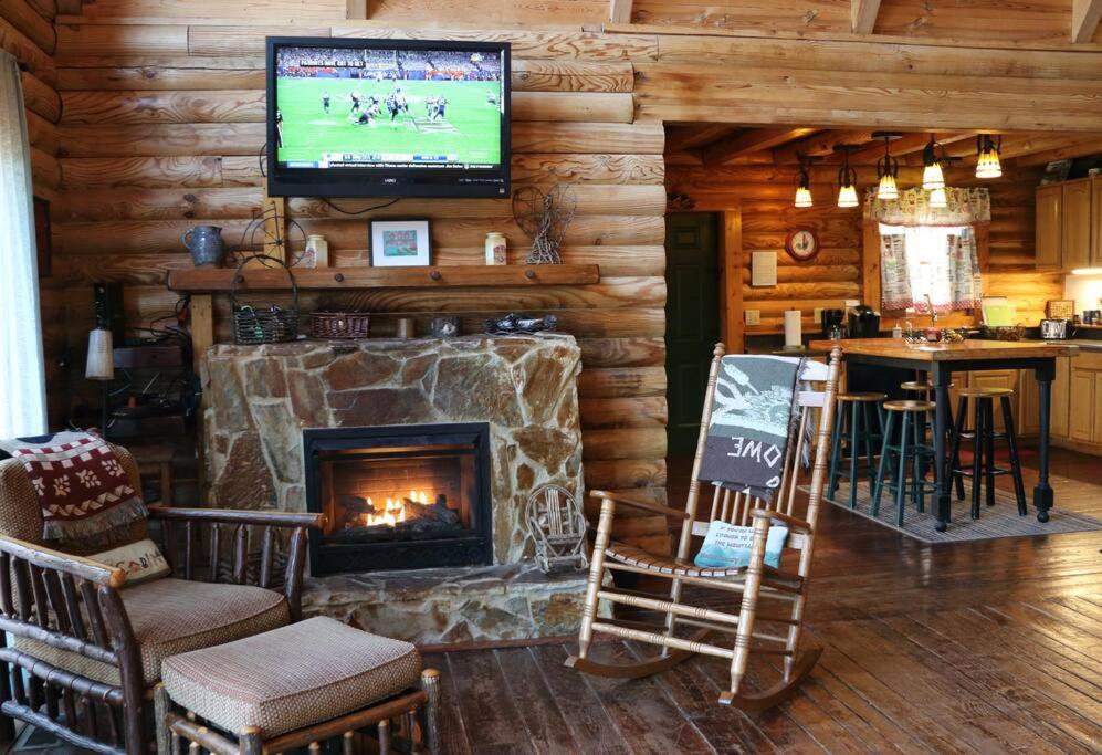 Laurelwood Lodge at Lake Lure, NC - Sleeps 12 view 4