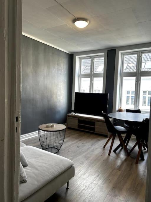 Pen toppleilighet midt i sentrum