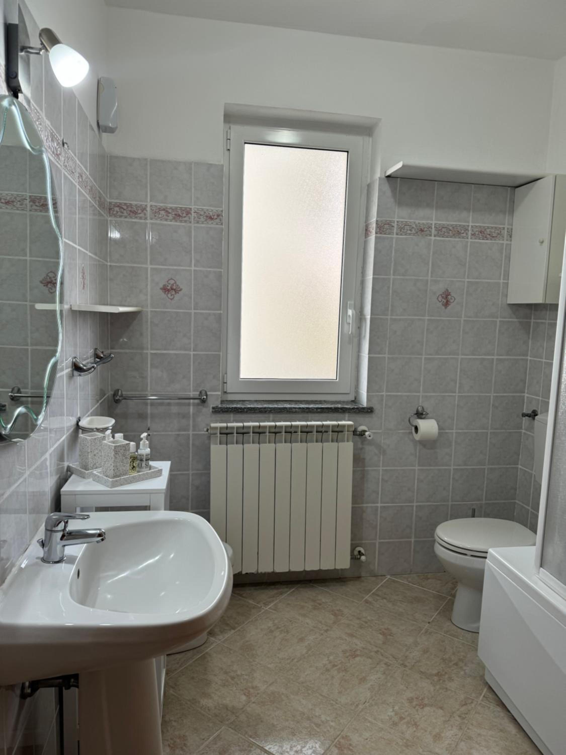 Serravalle Shop&Stay -Private parking