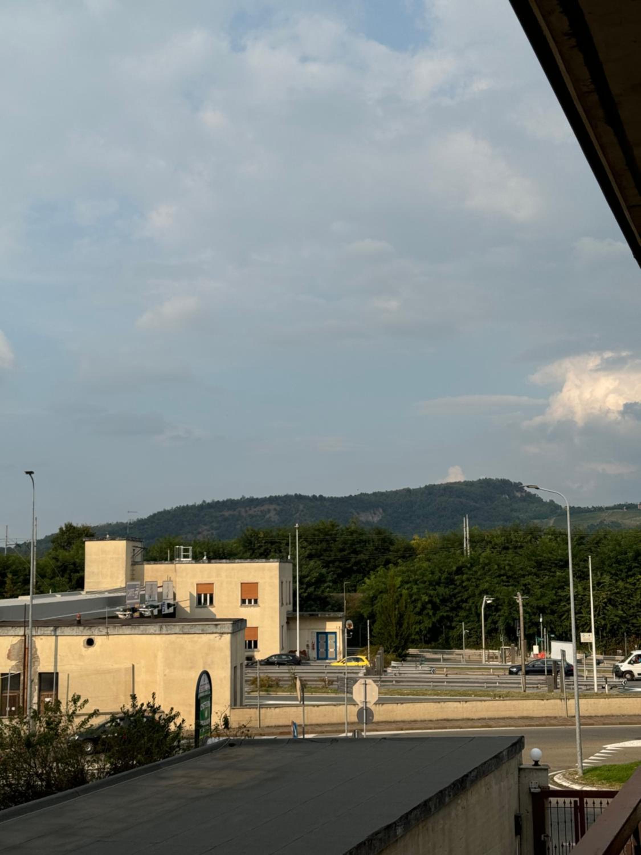 Serravalle Shop&Stay -Private parking