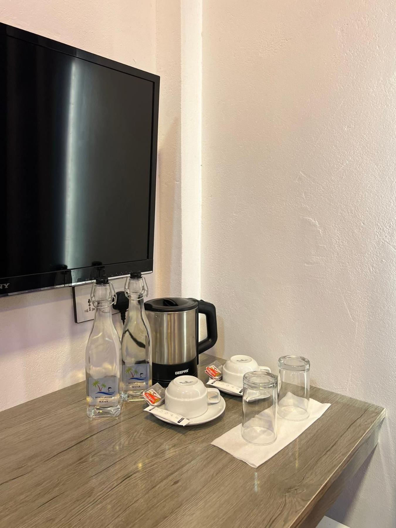 INFINITE LAGOON photo 3