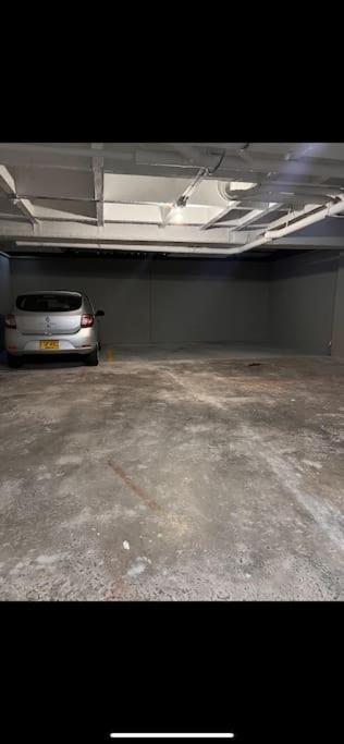 Apartamento en Laureles 2BR con rooftop y piscina 702