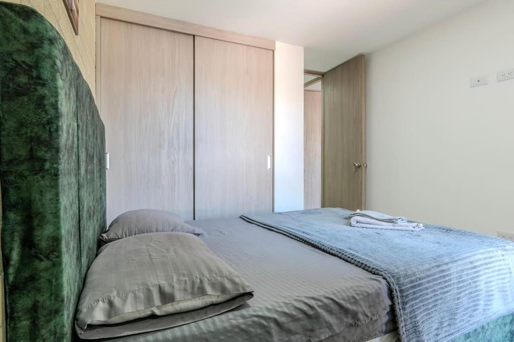 Apartamento en Laureles 2BR con rooftop y piscina 702