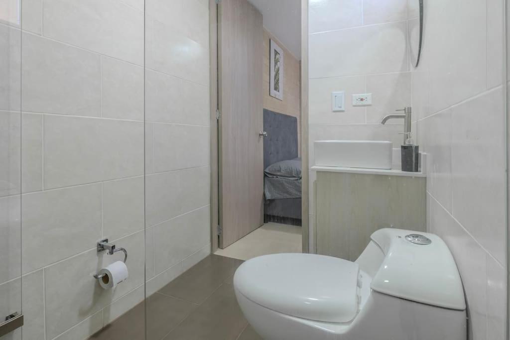 Apartamento en Laureles 2BR con rooftop y piscina 702