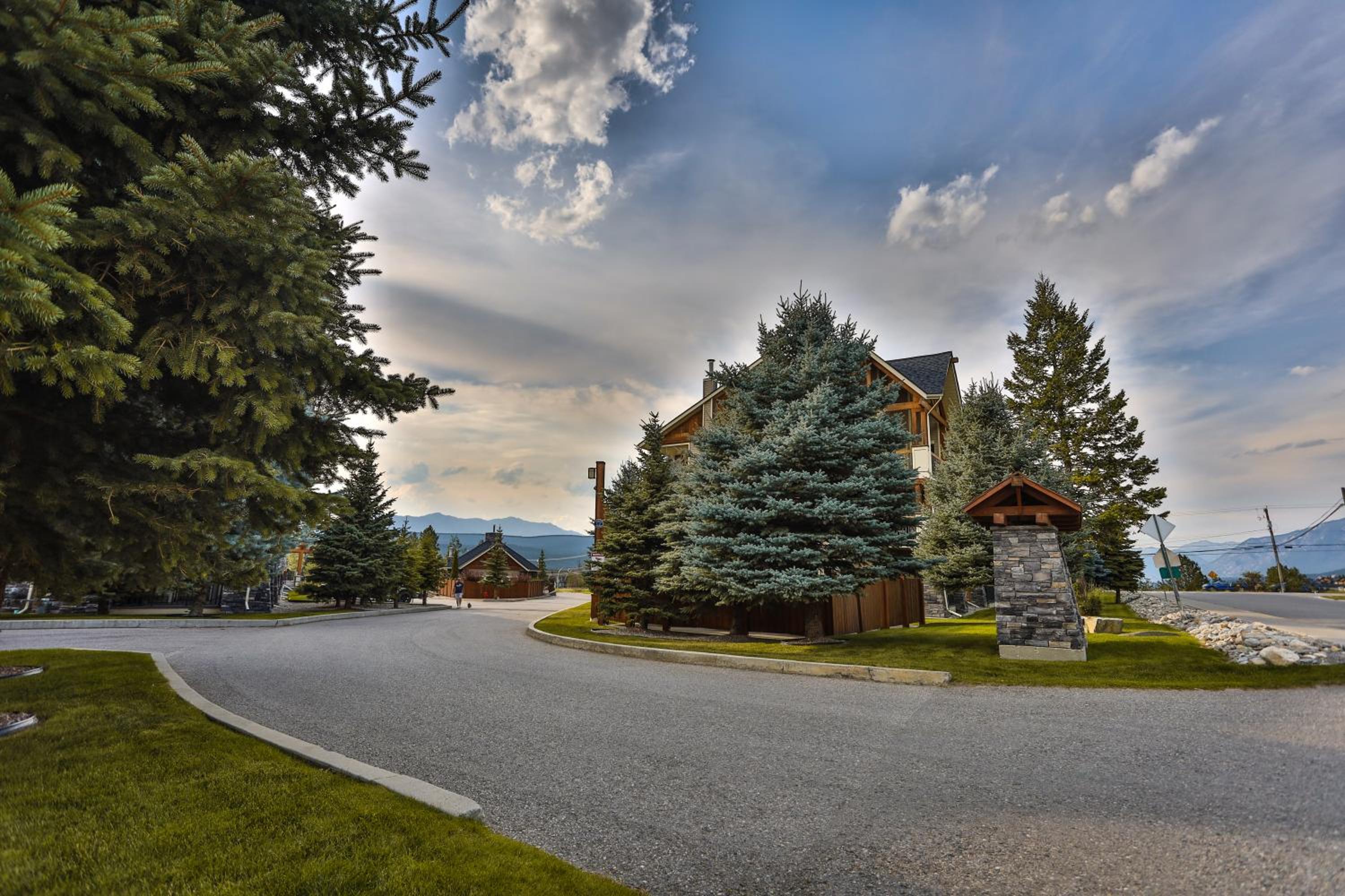 Sable Ridge Condos by StayIn