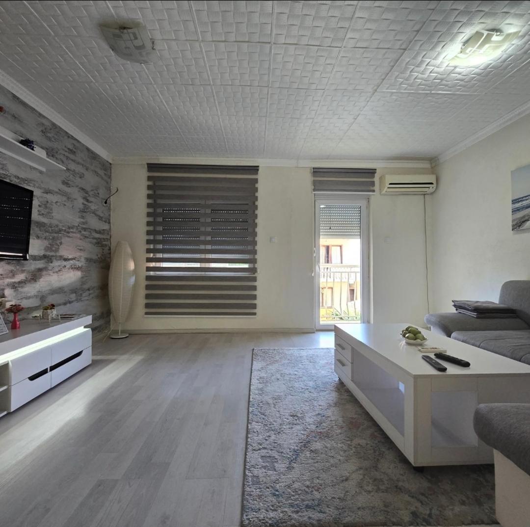Apartment Center 23