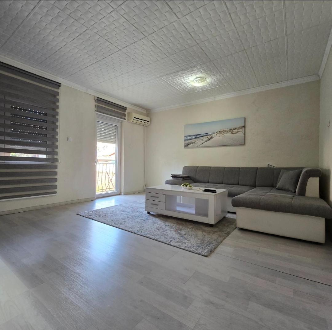 Apartment Center 23