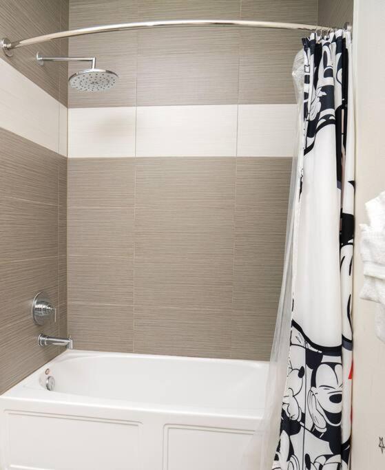 Clermont Family Townhouse Pool & Arcade near Disney
