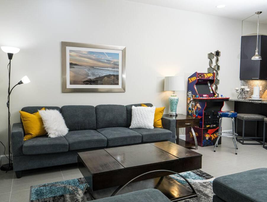 Clermont Family Townhouse Pool & Arcade near Disney
