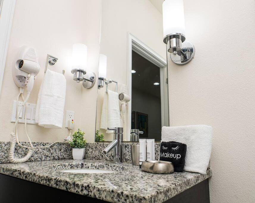 Clermont Family Townhouse Pool & Arcade near Disney
