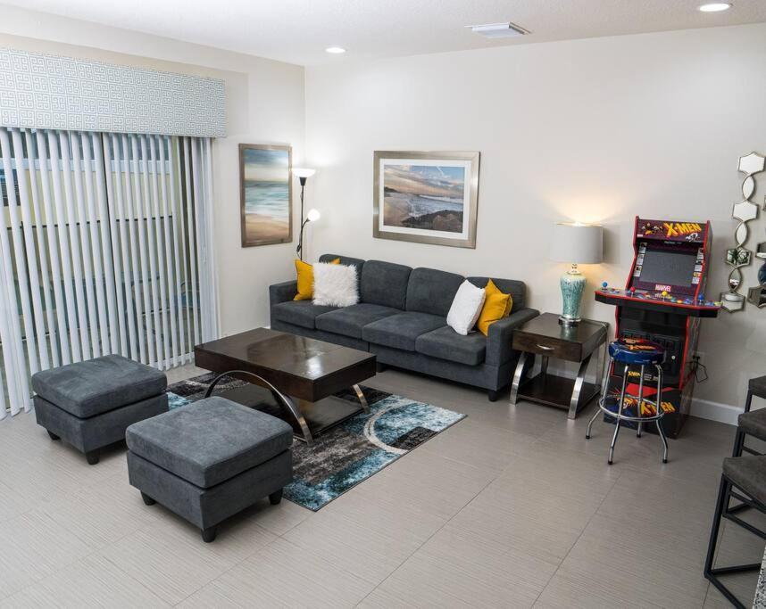Clermont Family Townhouse Pool & Arcade near Disney