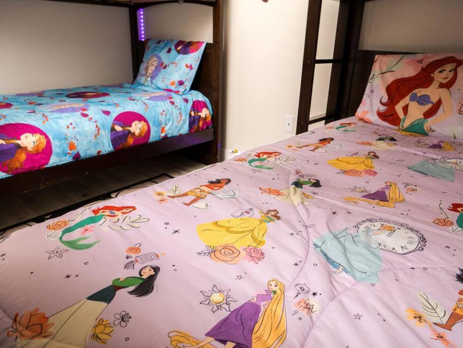 Clermont Family Townhouse Pool & Arcade near Disney