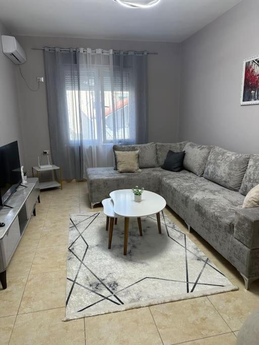 S&E apartments