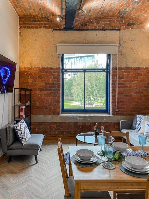 Sensational Saltaire Stay