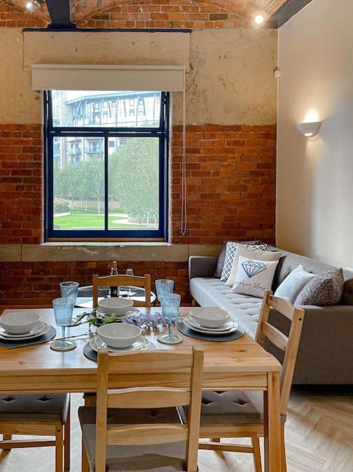 Sensational Saltaire Stay