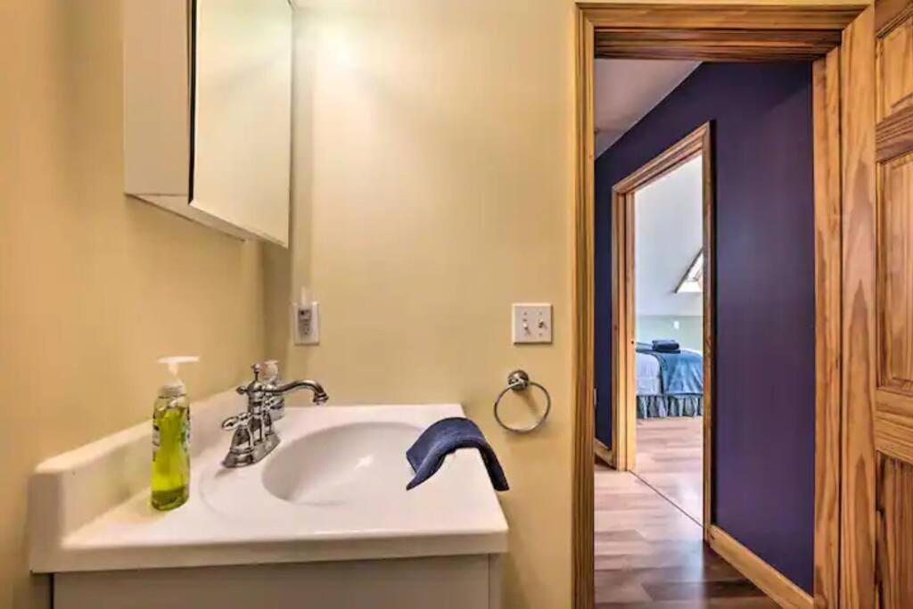 NEW! White Mountains View Escape