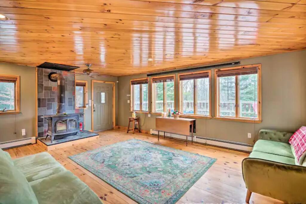 NEW! White Mountains View Escape