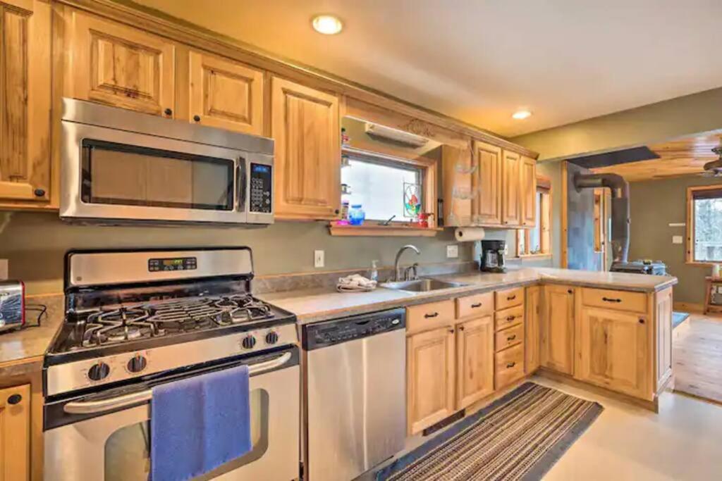NEW! White Mountains View Escape