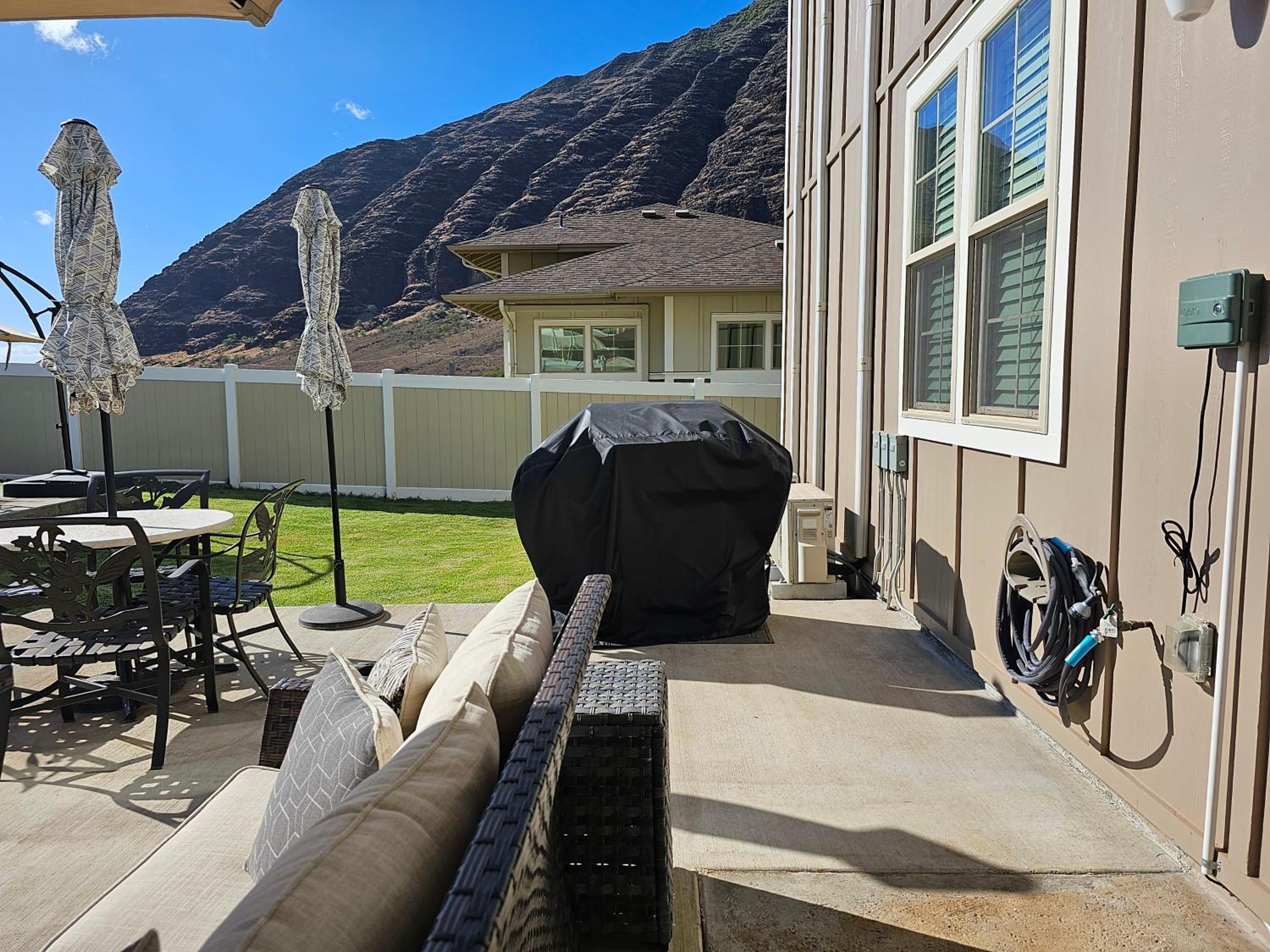 Paradise Ohana Ocean View Oasis with community Pool, Spa, Gym and Rec Area with PingPong, Air Hockey and Foosball