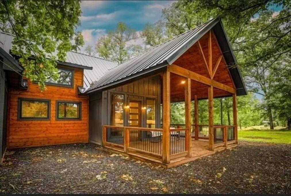 Shady Days Cabin Stylish 3BR Retreat with Hot Tub & Outdoor Kitchen - 5 Mins to Hochatown view 2