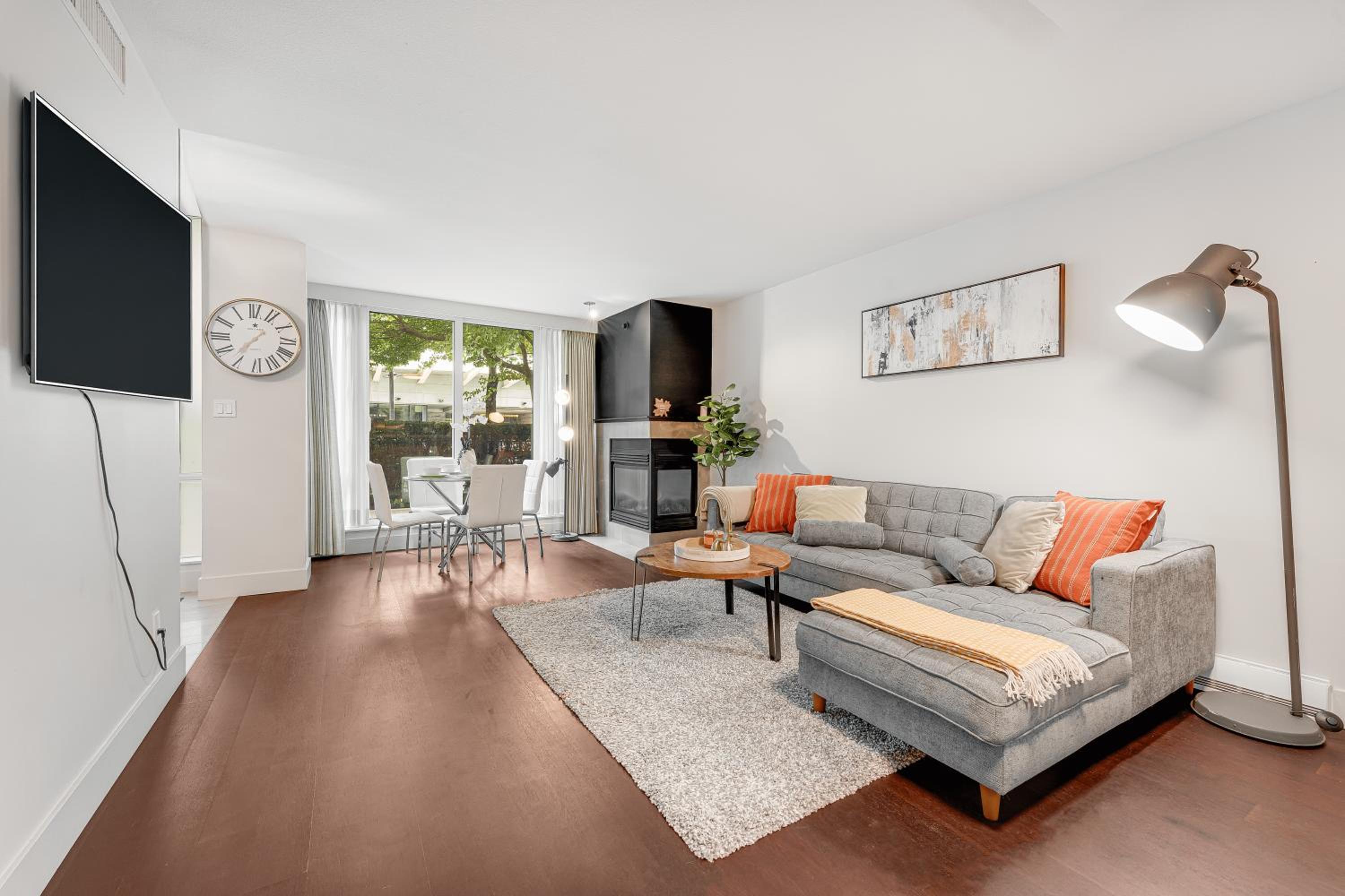 Bright and Spacious 2 Bedroom on Coal Harbors Waterfront