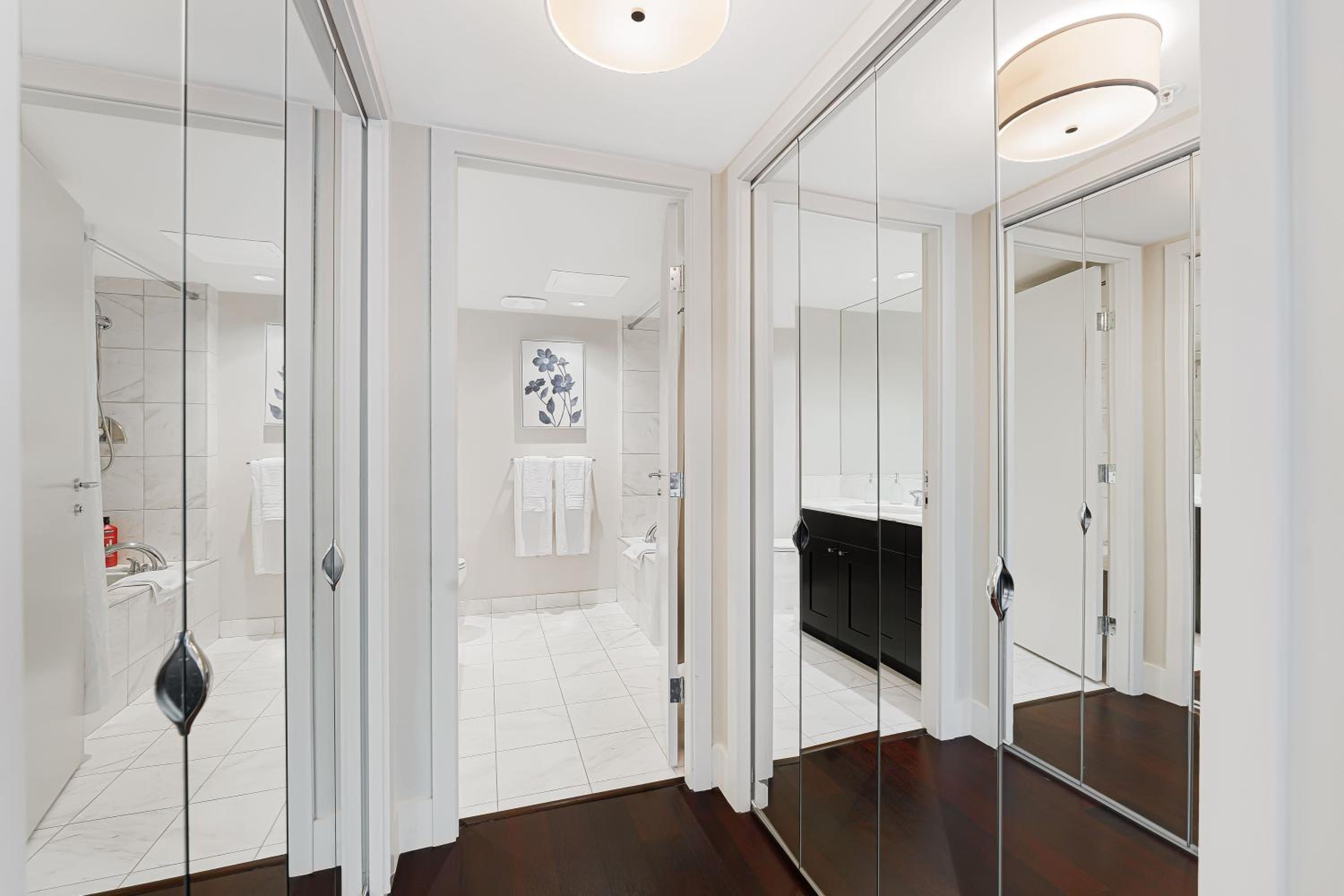 Bright and Spacious 2 Bedroom on Coal Harbors Waterfront