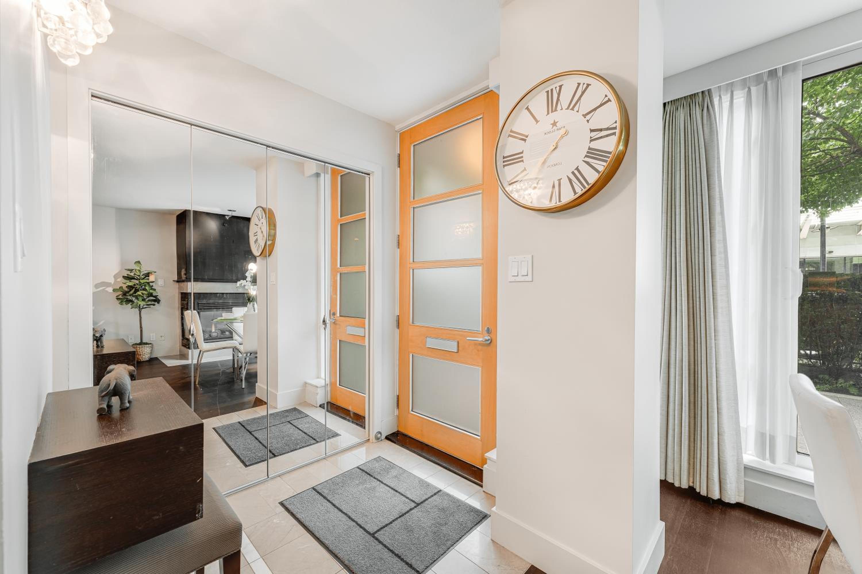Bright and Spacious 2 Bedroom on Coal Harbors Waterfront