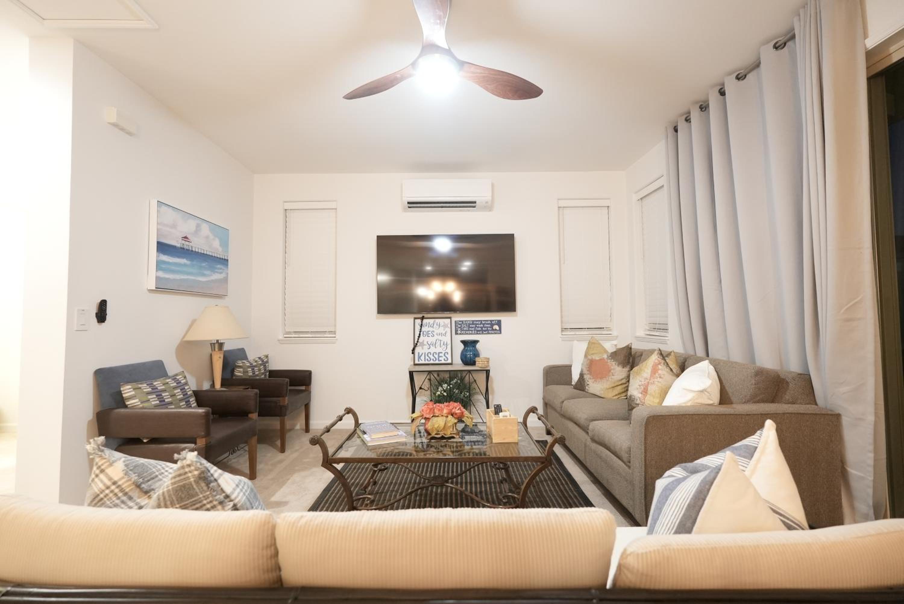Paradise Ohana Ocean View Oasis with community Pool, Spa, Gym and Rec Area with PingPong, Air Hockey and Foosball