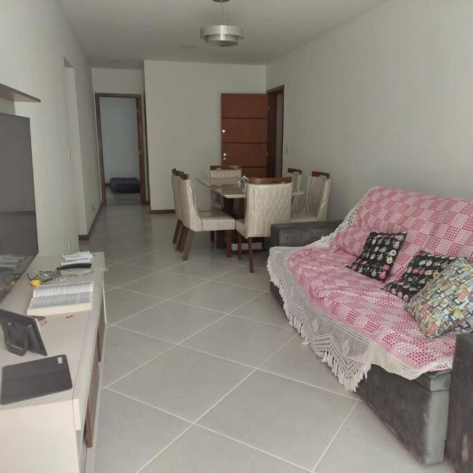 Apartamento com 2 quartos a 50m da Praia do Forte!