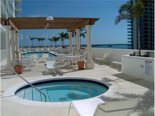 Luxury 36th Floor Suite, 2 Bedrooms & 3 Beds, 1 King, 1 Queen, Balcony w Sea View, Free Parking