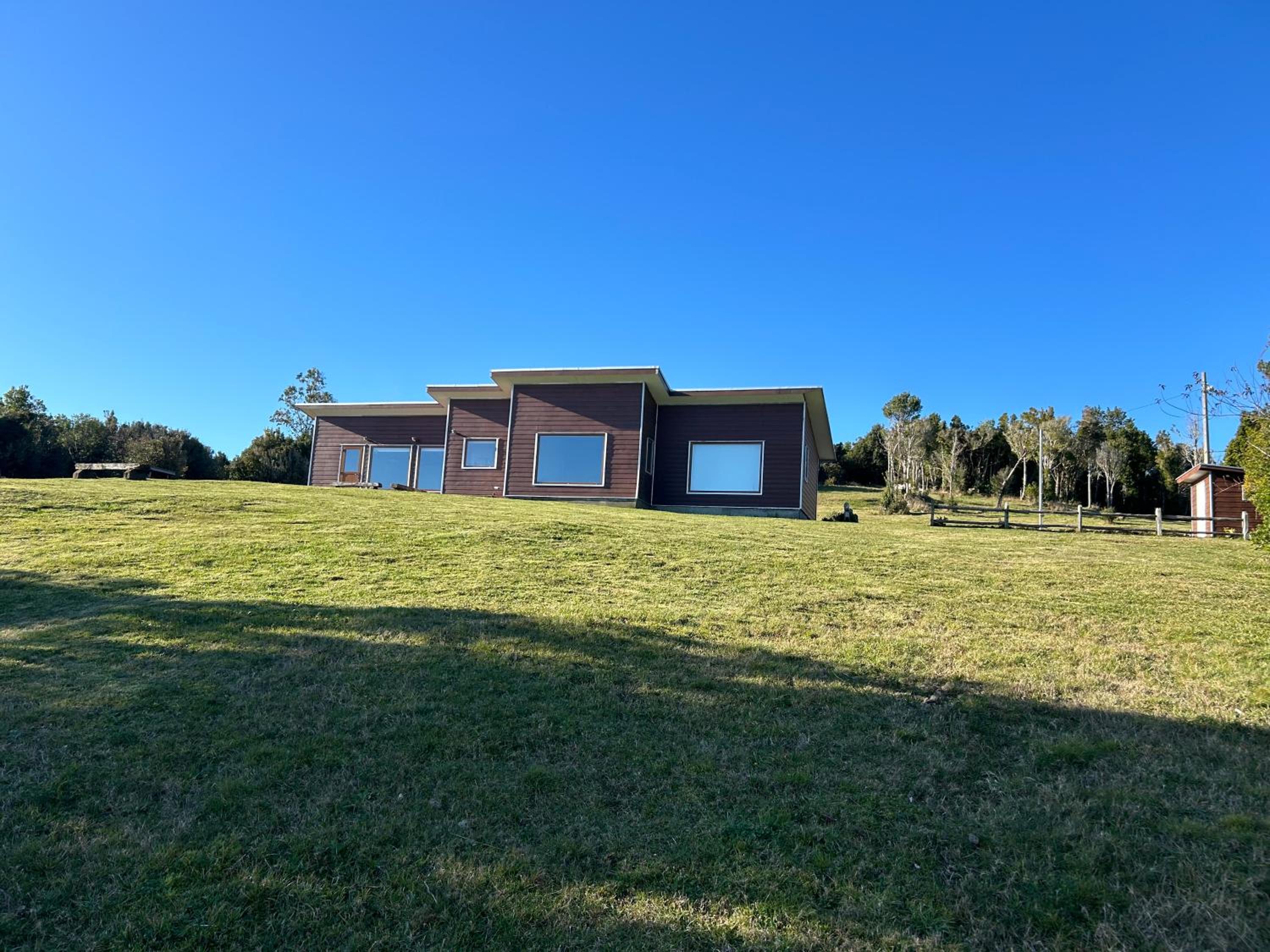 Moderna casa de campo con vista al mar a 20 minutos de Valdivia , Los Pellines