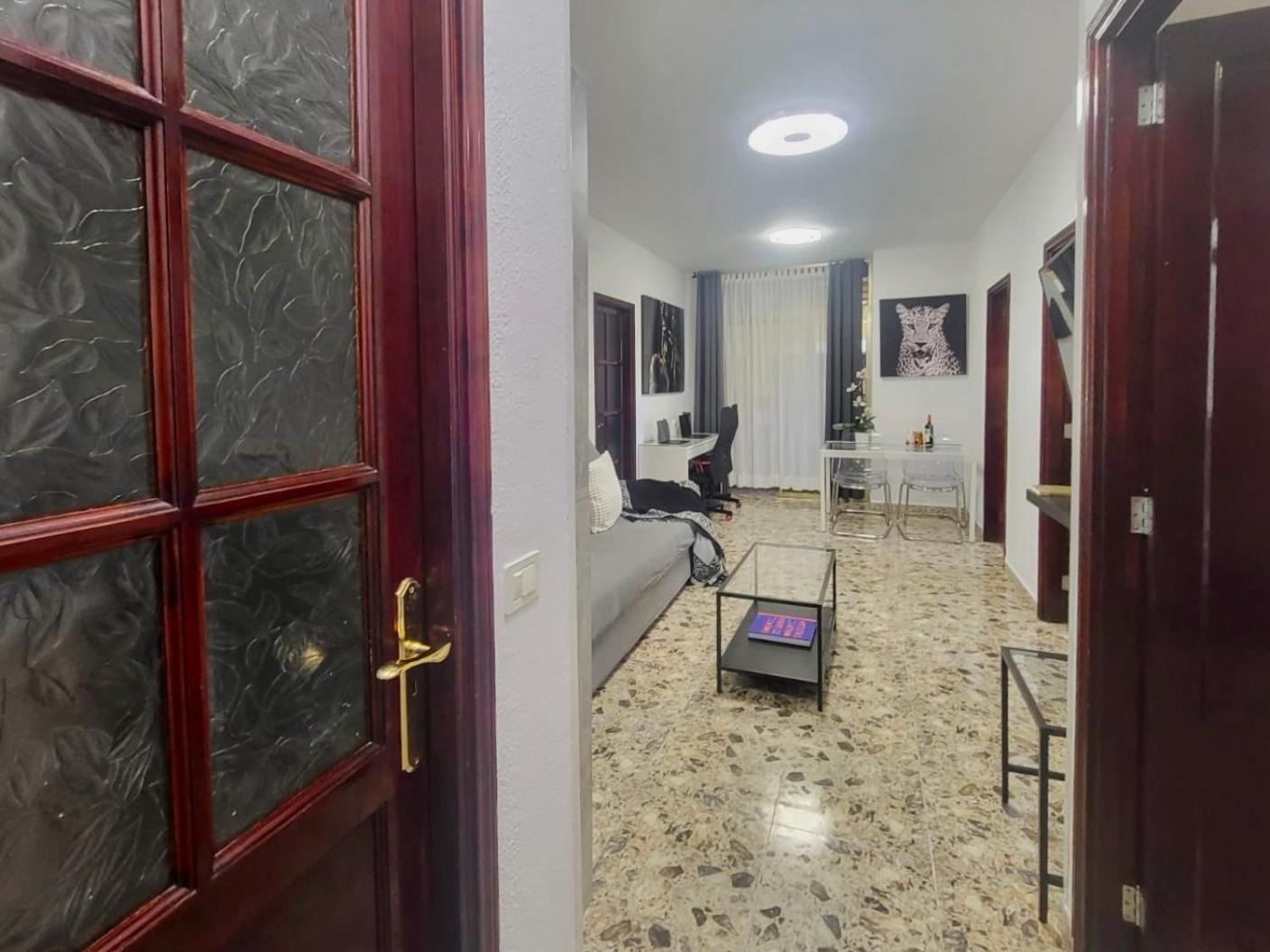 Affordable holiday accommodation for large families and groups at Las Canteras beach with 3 Bedrooms and Free Parking