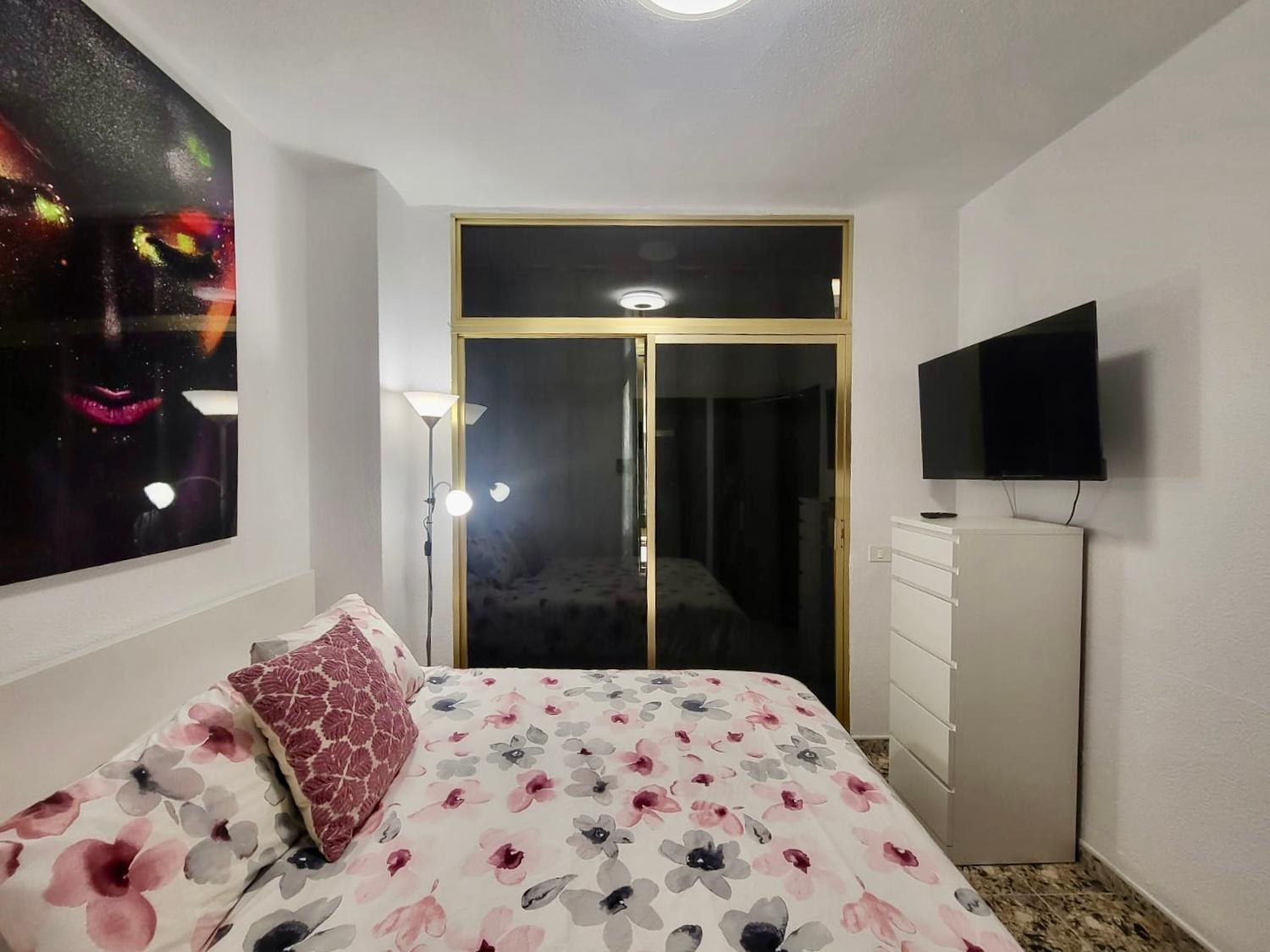 Affordable holiday accommodation for large families and groups at Las Canteras beach with 3 Bedrooms and Free Parking