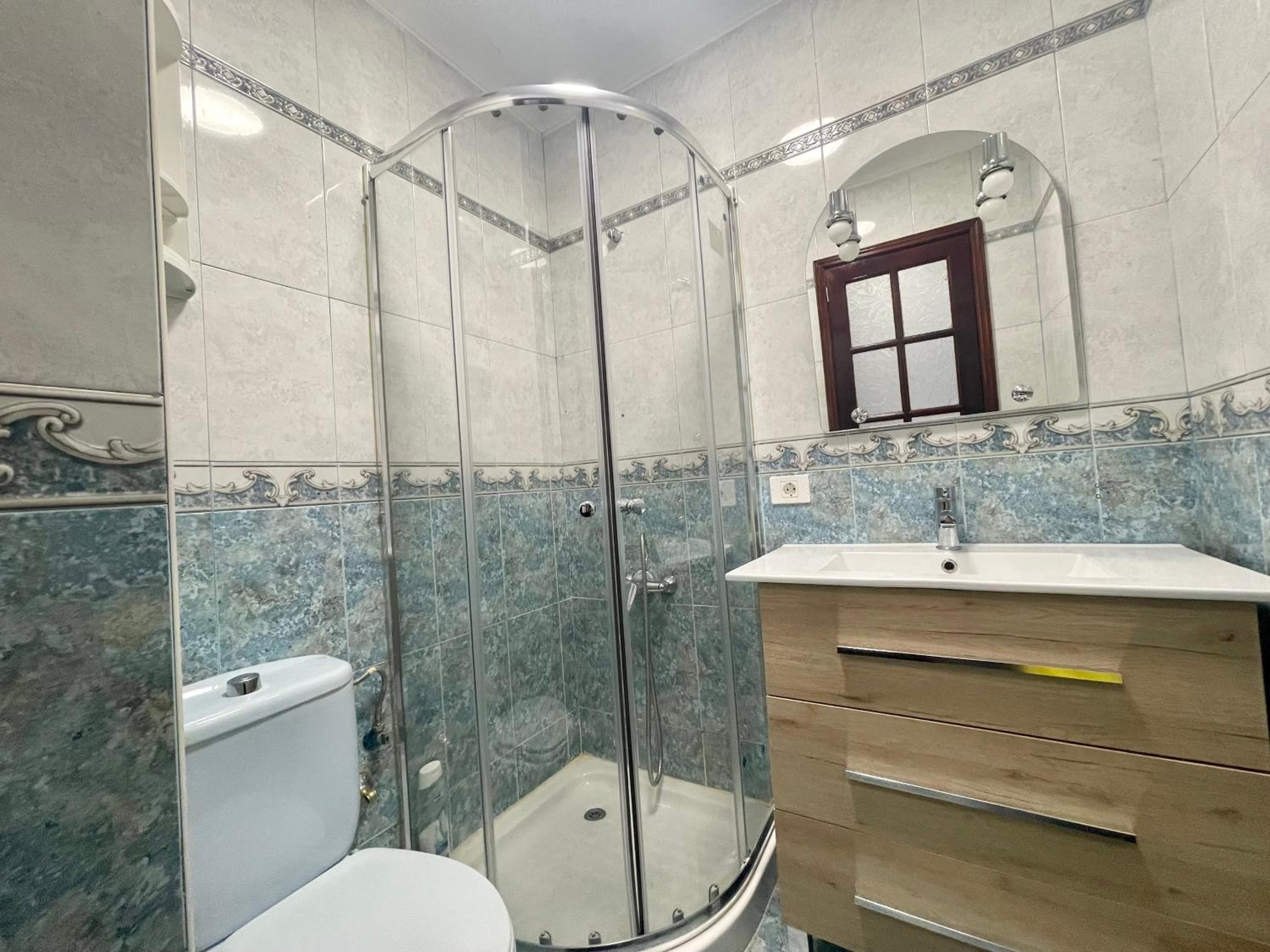 Affordable holiday accommodation for large families and groups at Las Canteras beach with 3 Bedrooms and Free Parking