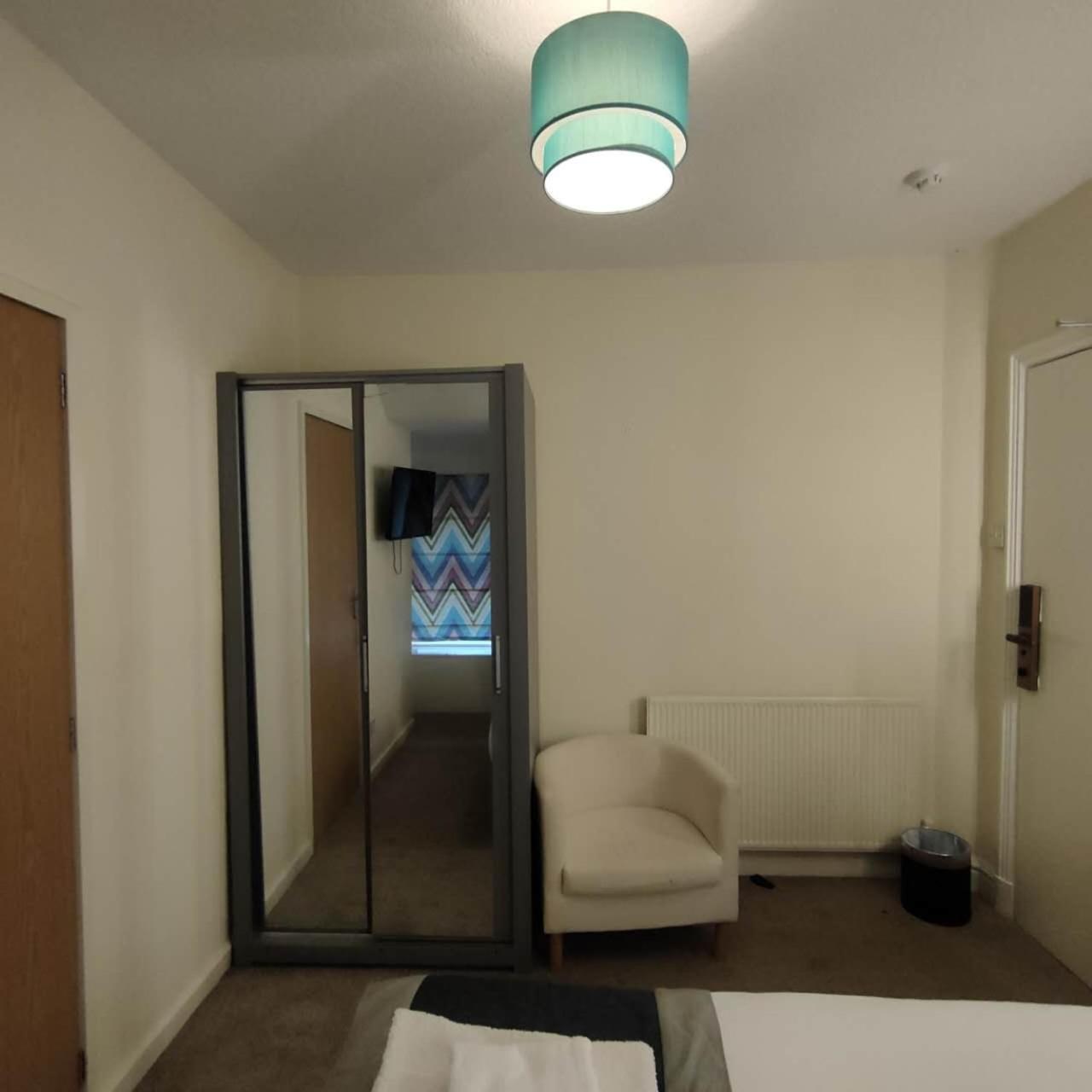 THE AMBLESIDE APARTMENTS - Self catering with private kitchen - Best for Location view 4