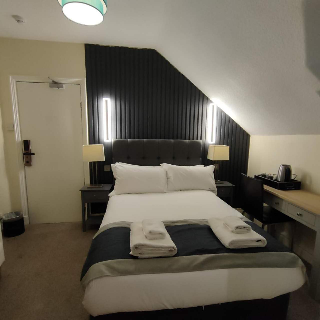 THE AMBLESIDE APARTMENTS - Self catering with private kitchen - Best for Location view 2