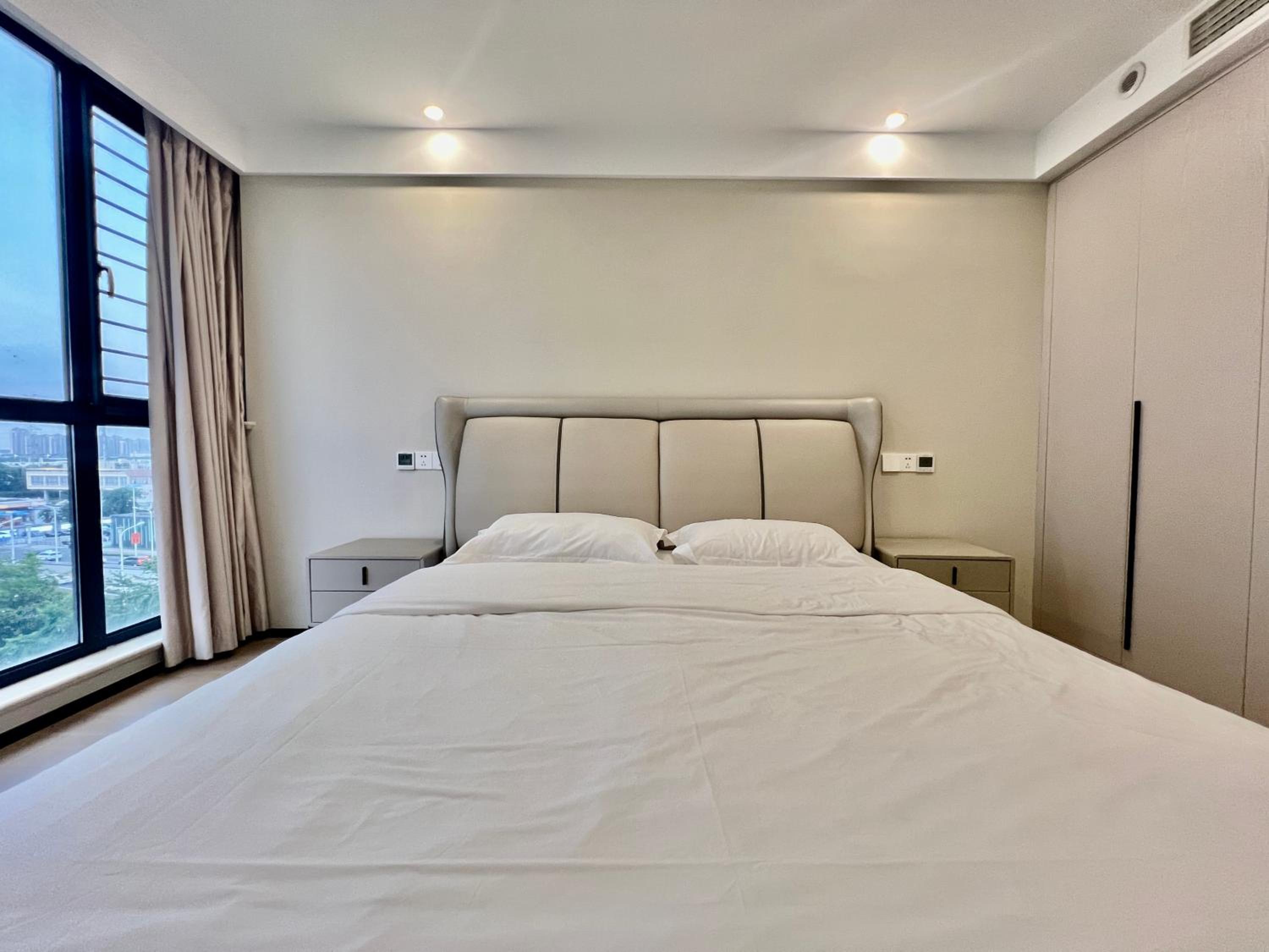 Suzhou Lakeside Sky Villa