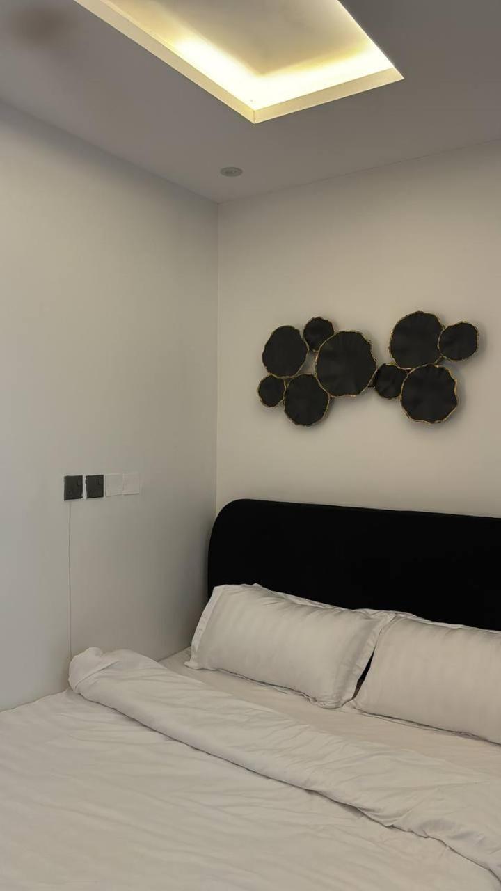 Smart Entry & Studio