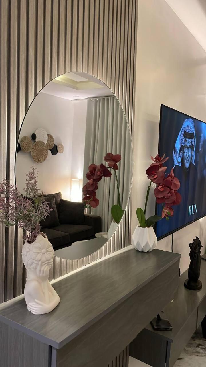 Smart Entry & Studio
