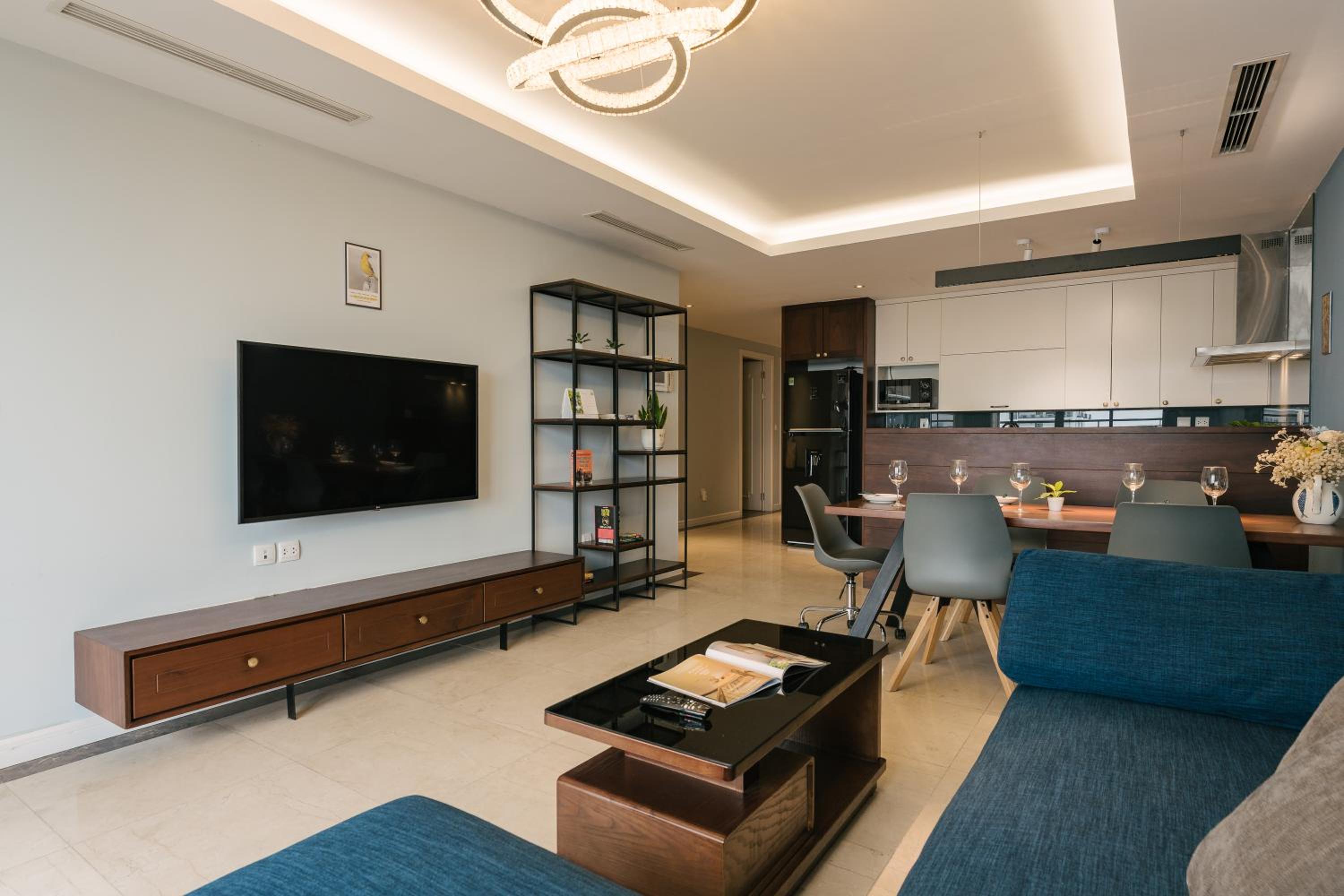 D'Leroi Soleil - Modern Apartment by West Lake