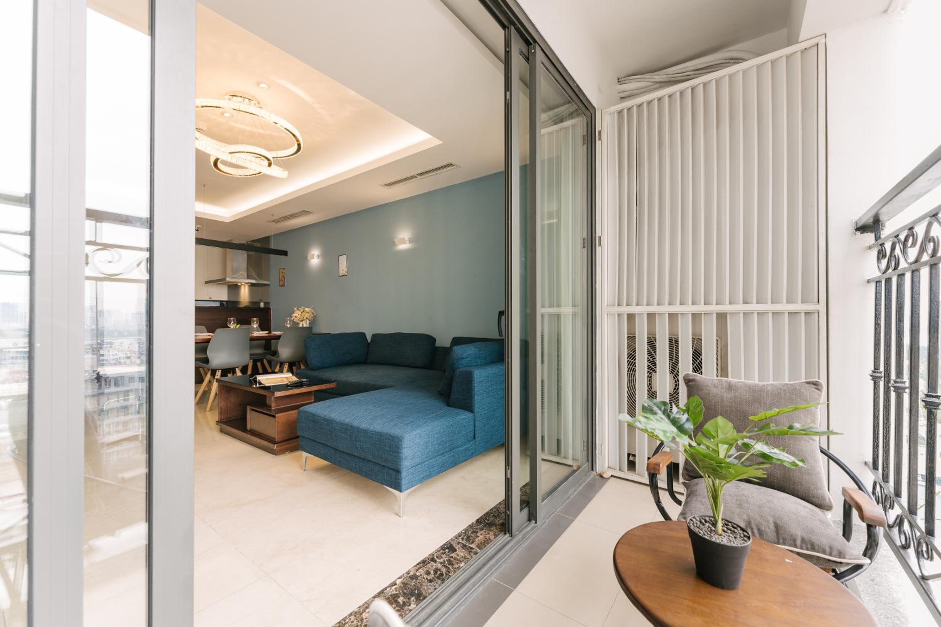 D'Leroi Soleil - Modern Apartment by West Lake