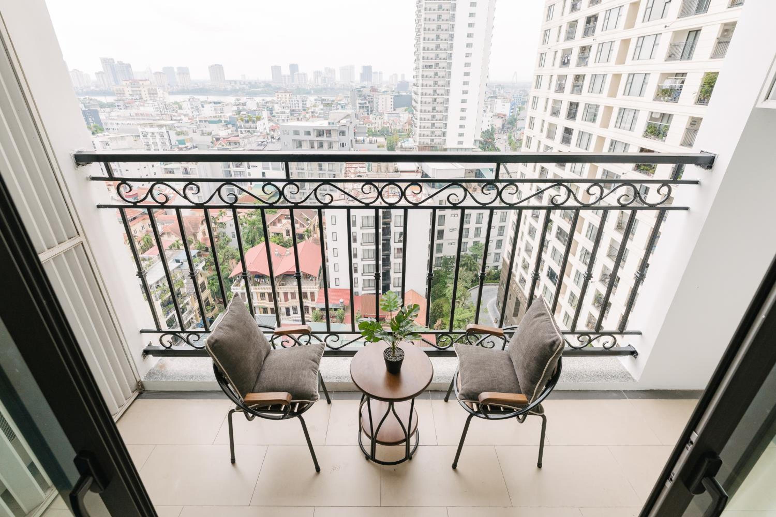 D'Leroi Soleil - Modern Apartment by West Lake