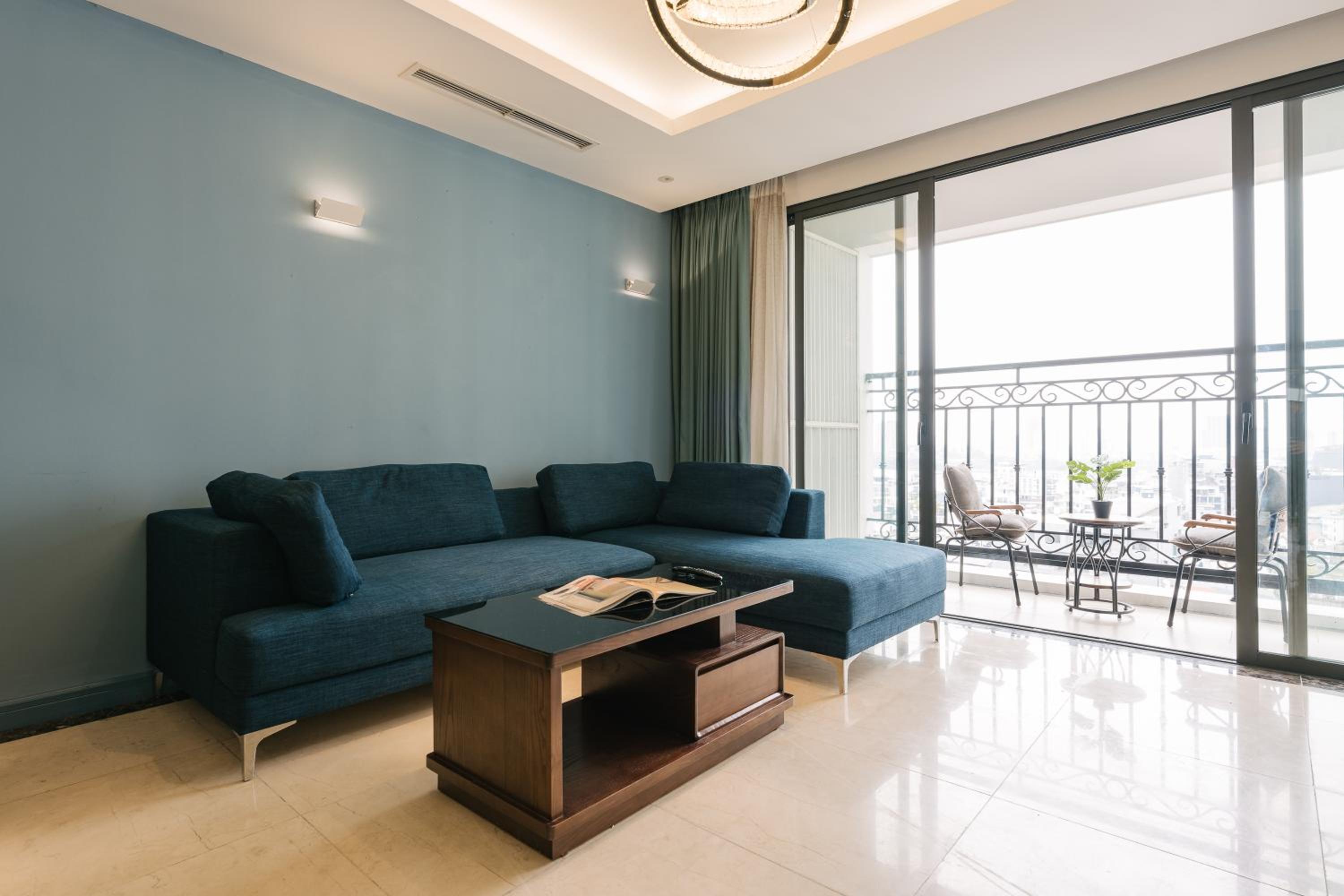 D'Leroi Soleil - Modern Apartment by West Lake